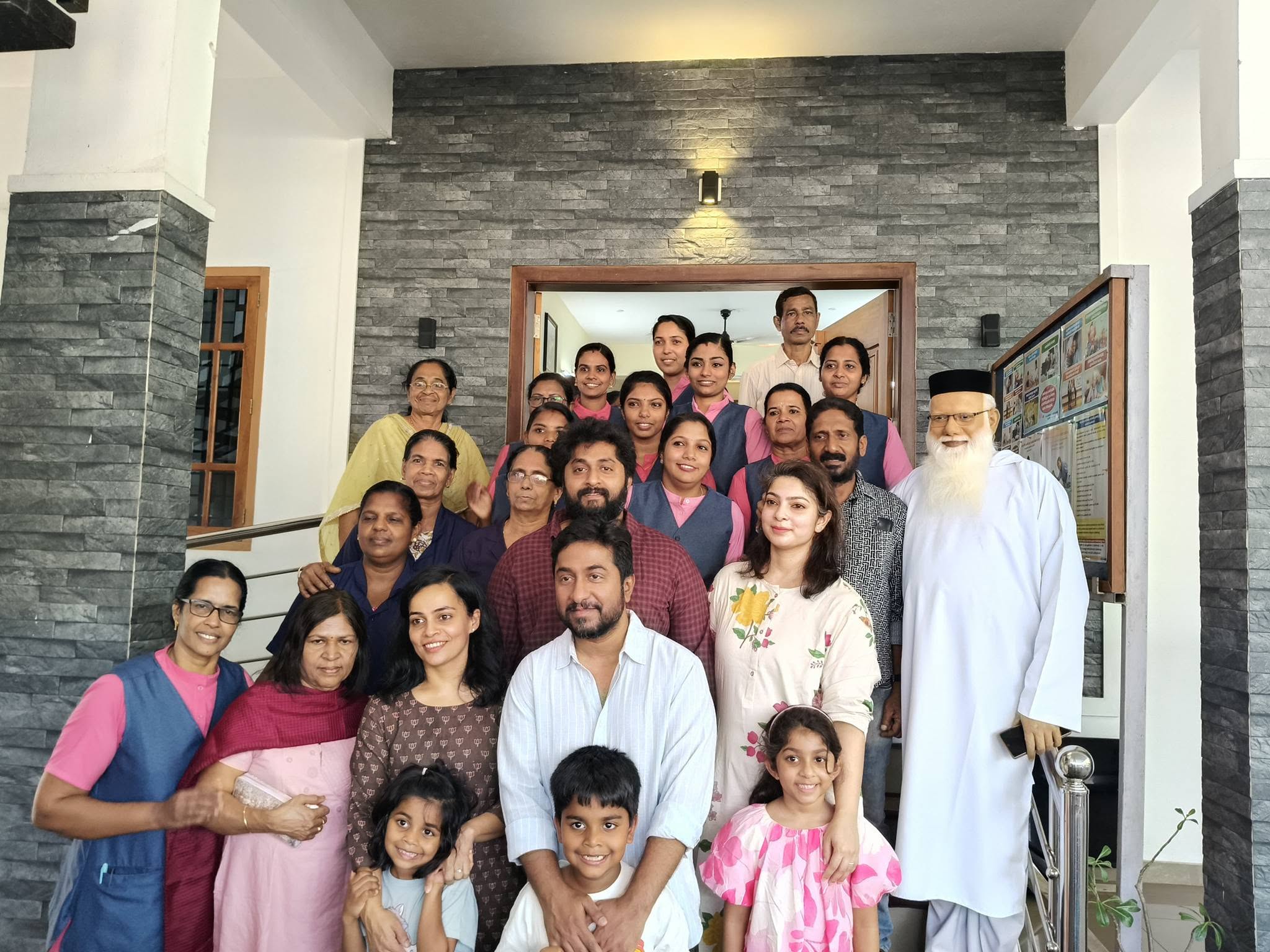 Shri Vineeth Sreenivasam and Shri Dhyan Sreenivasan visited Bethlehem Geriatric Care Home